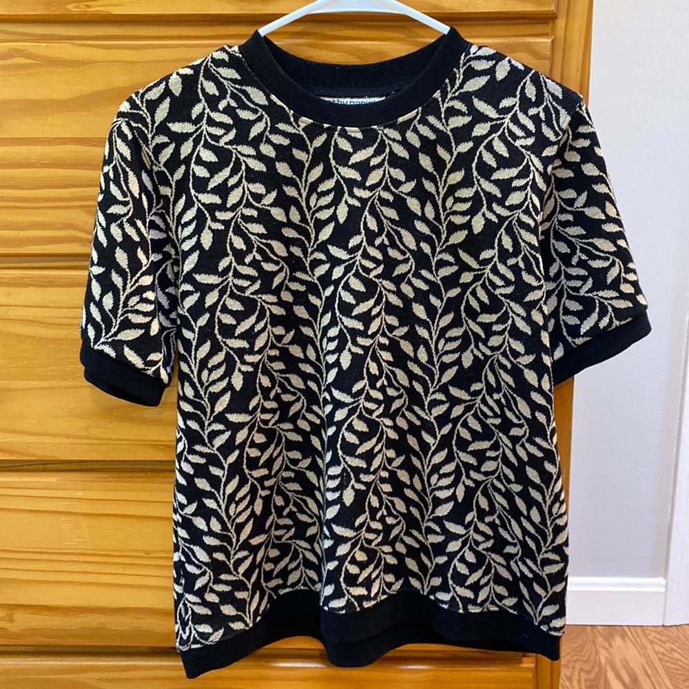 3 for $15 💛 Cathy Daniels sweater